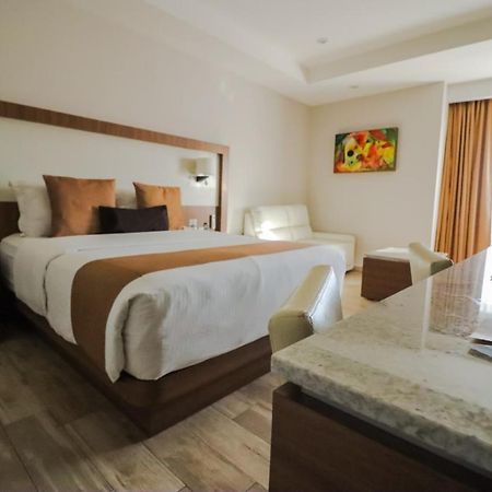 Hotel Soleil Business Class Leon Exterior photo